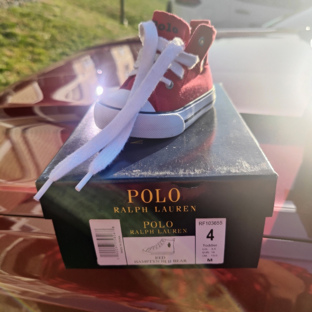 Toddler size 4 sneaker